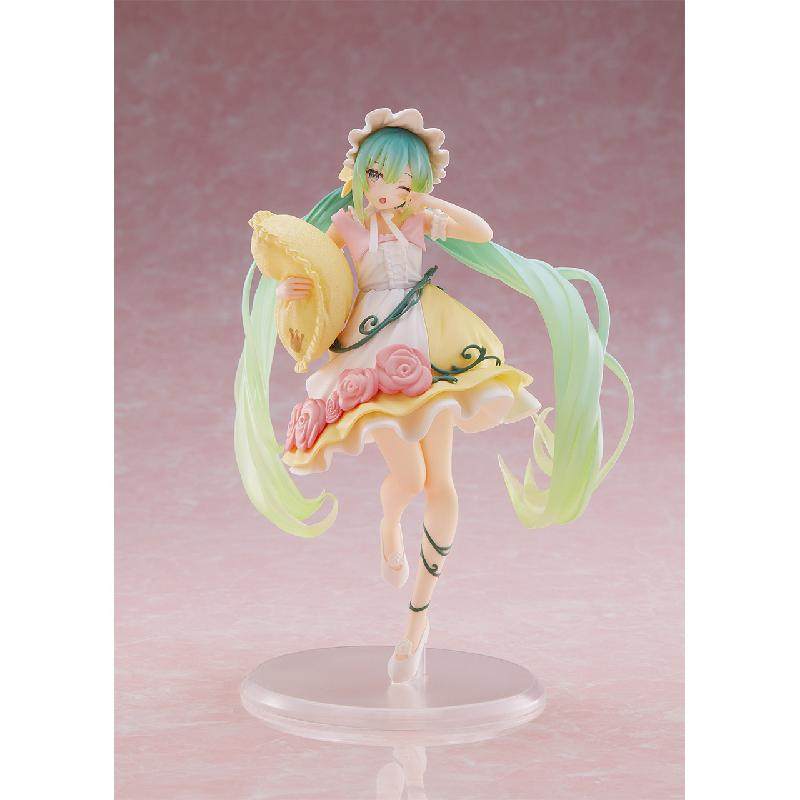 TAITO Wonderland Hatsune Miku Sleeping Beauty Prize Figure