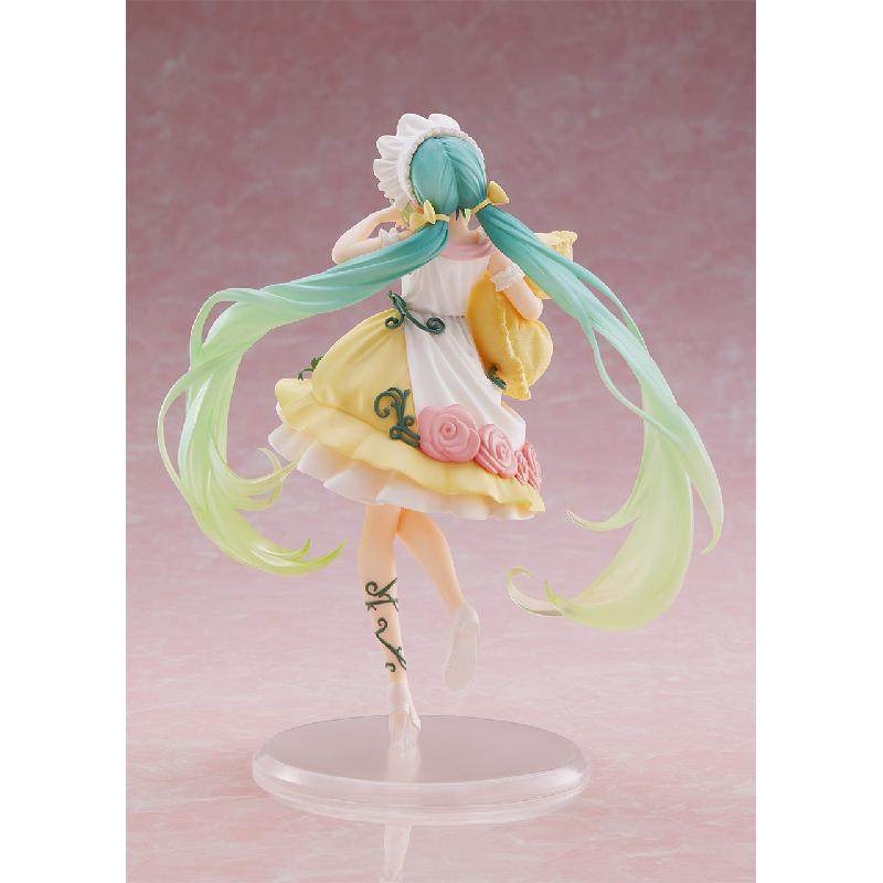 TAITO Wonderland Hatsune Miku Sleeping Beauty Prize Figure