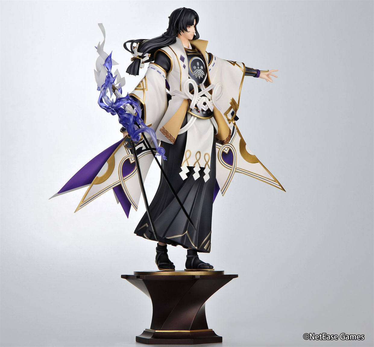 Twin Wings Studio Onmyoji Onikiri Frostwind White Hibiscus ver. Figure Desktop Ornament