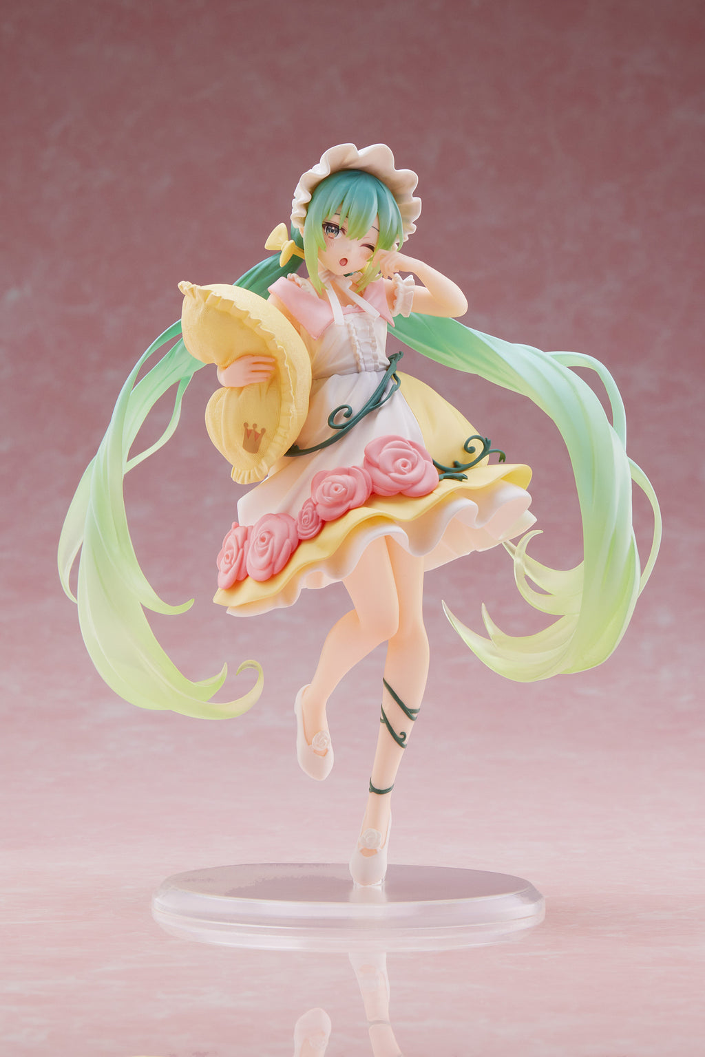 TAITO Wonderland Hatsune Miku Sleeping Beauty Prize Figure