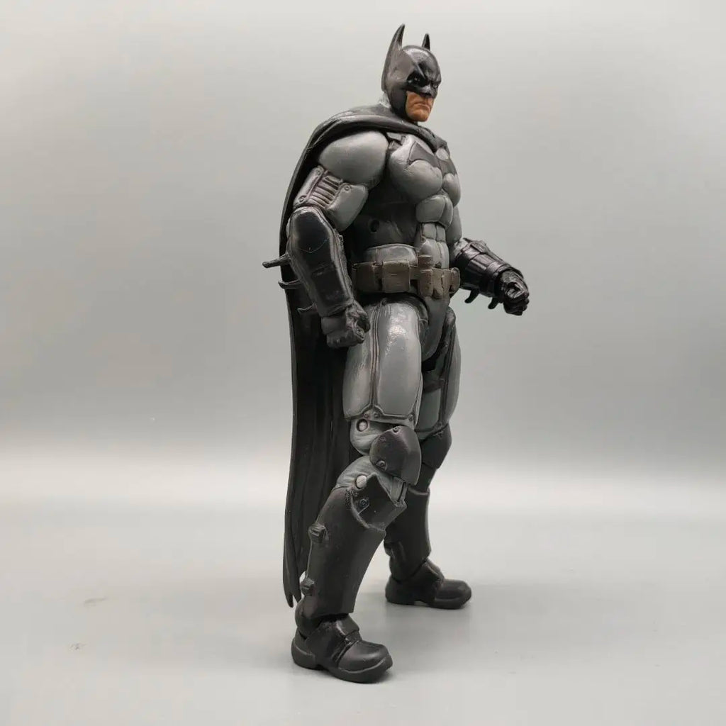 DCC Collectibles Ark-ham Origins Bat-Hero Armored 7" Action Figure