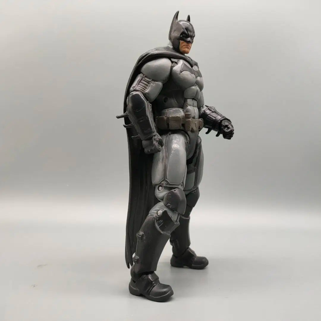 DCC Collectibles Ark-ham Origins Bat-Hero Armored 7" Action Figure
