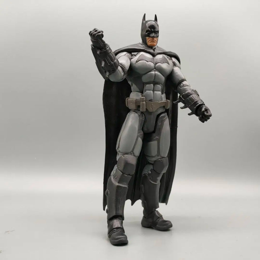 DCC Collectibles Ark-ham Origins Bat-Hero Armored 7" Action Figure