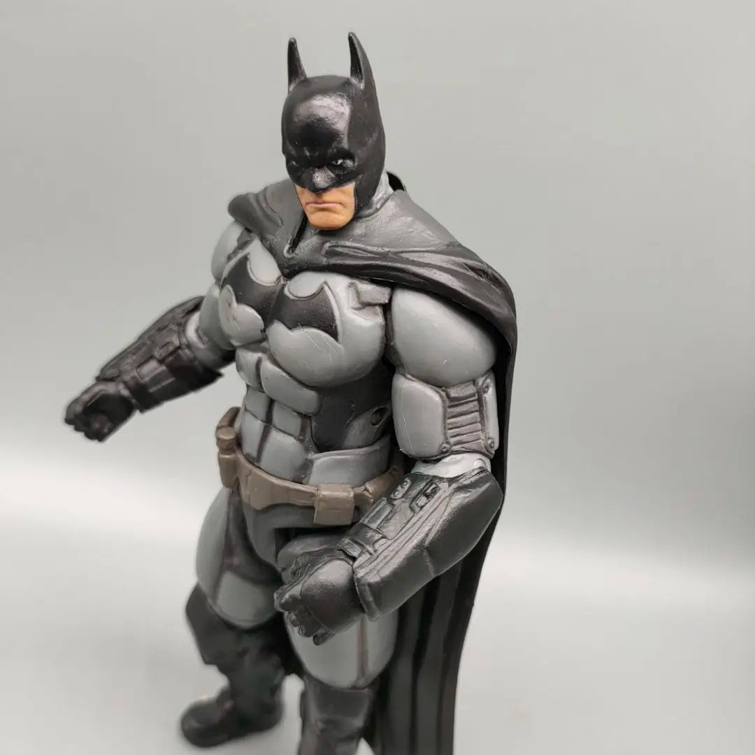 DCC Collectibles Ark-ham Origins Bat-Hero Armored 7" Action Figure