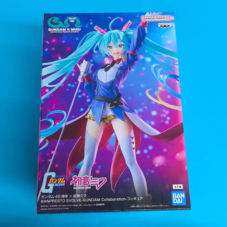 1/8 scale Japanese version Bandai BANPRESTO EVOLVE Gundam 45th Anniversary x Hatsune Miku collaboration figure