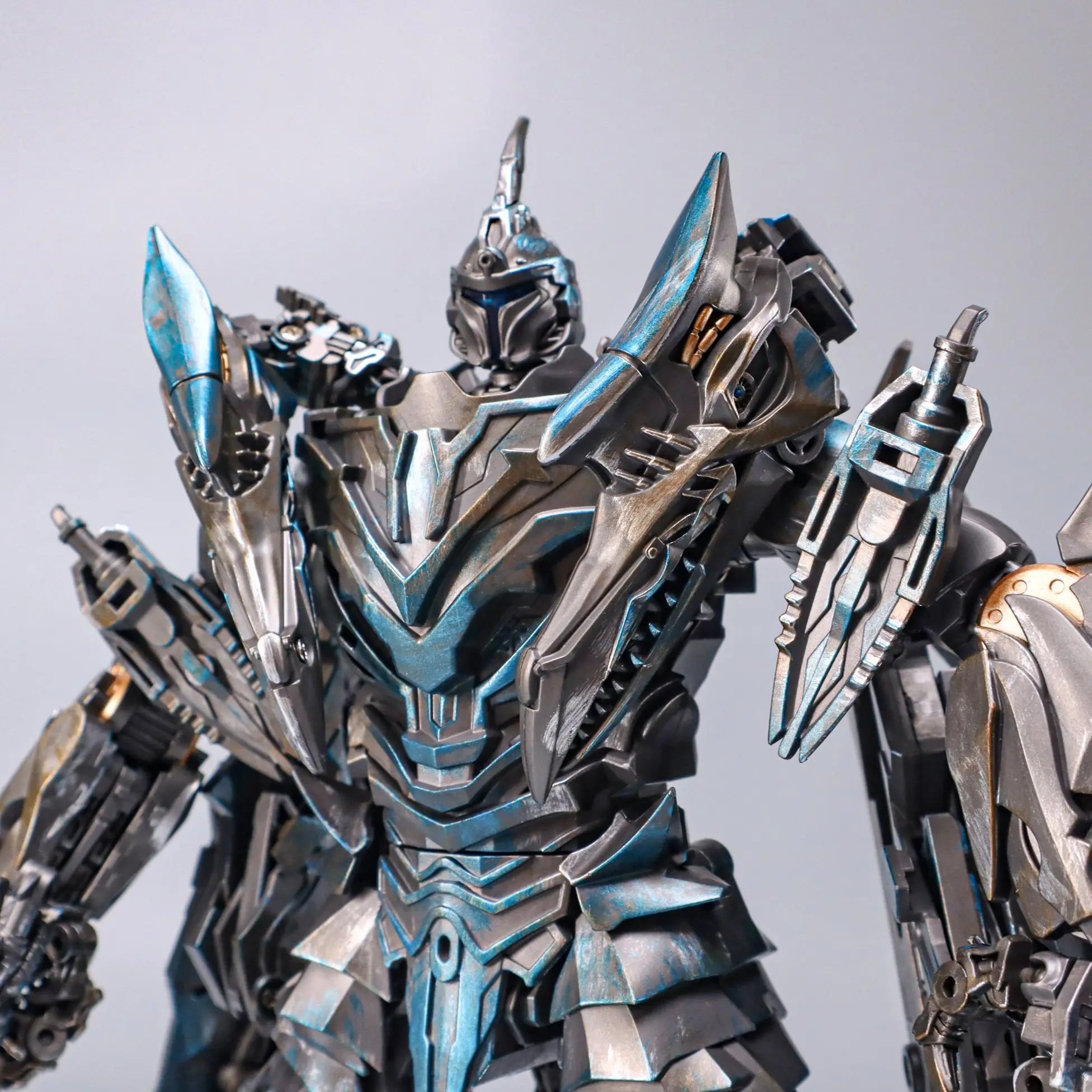 IN STOCK BAIWEI Transformation TW-1104 TW1104 Strafe Robot Swoop Action Figure 27CM