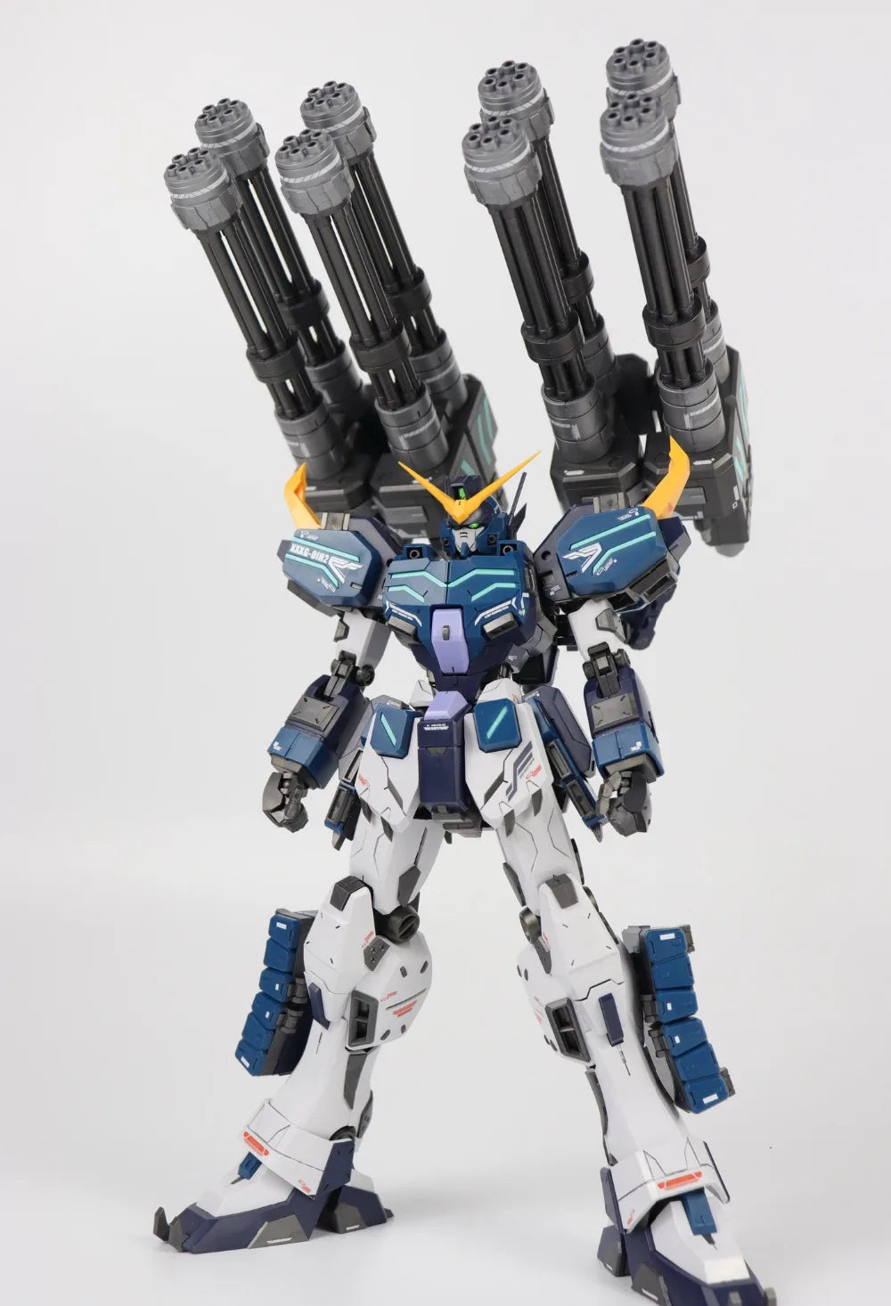 in stock Super Nova Mg 1/100 Model  Heavy Arms Custom Unchained Mobile Suit Kids Toys Collectible Model Decoration
