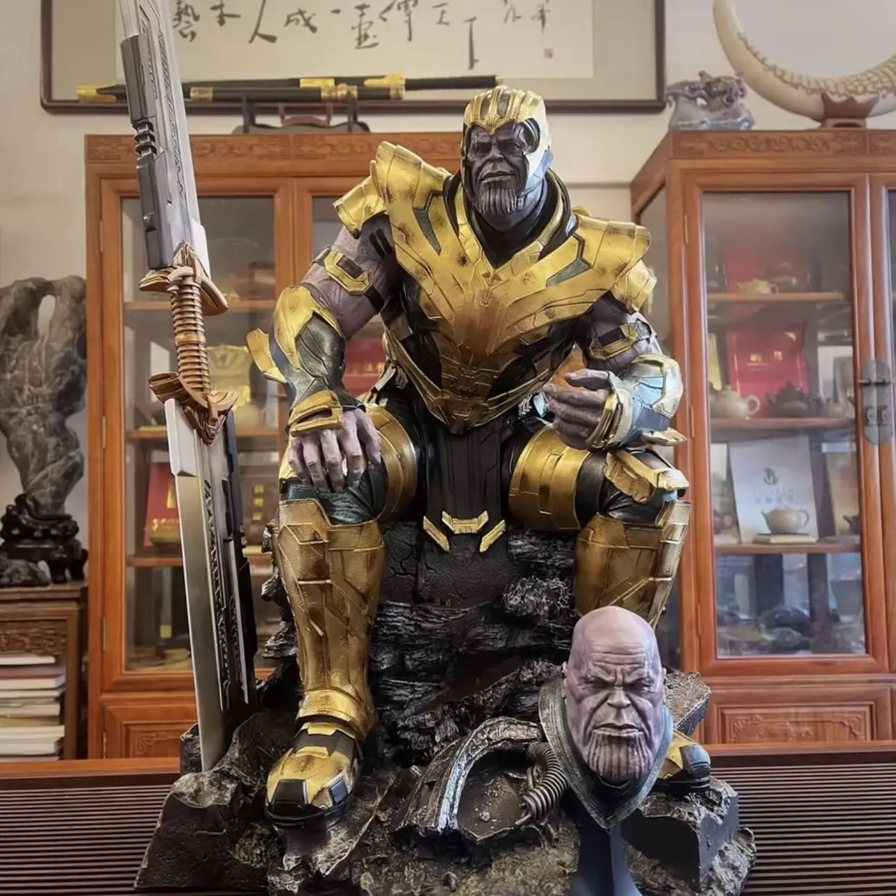 Marvel Thanos Sitzende Harz-Actionfigur, große Größe mit austauschbarem Kopf, Statuen zum Sammeln, Geschenkspielzeug für Jungen