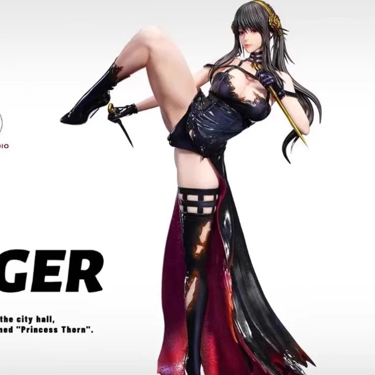 Spy X Family Yor Forger Battle Version Model Figure 32cm Anime Fighting Sexy Beautiful Girl Figure Game Collectible Doll Gift