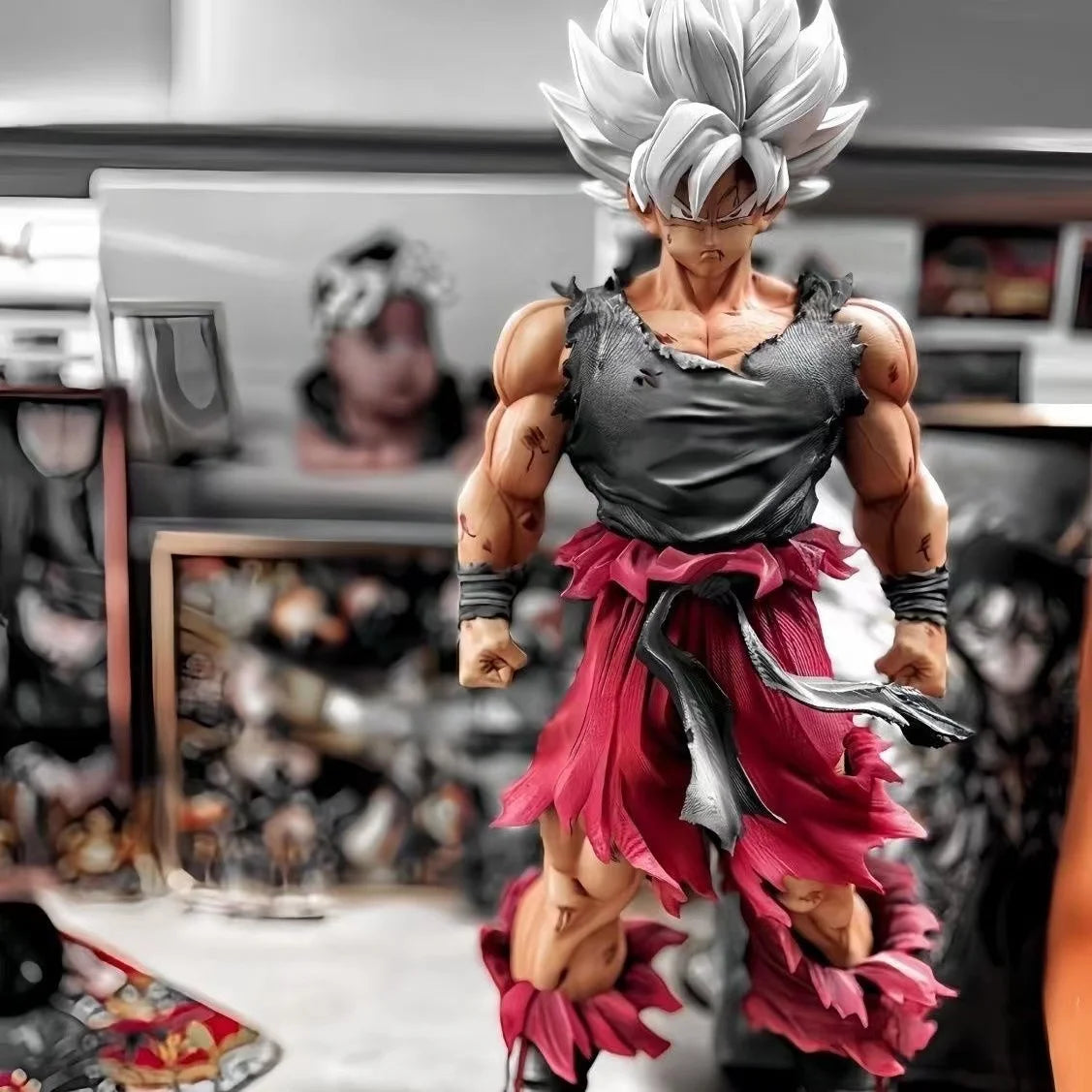 28cm/11.02inch Anime Dragon Ball Son Goku Figure Super Saiyan Action Figures Pvc Goku Statue Collection Toys Gifts