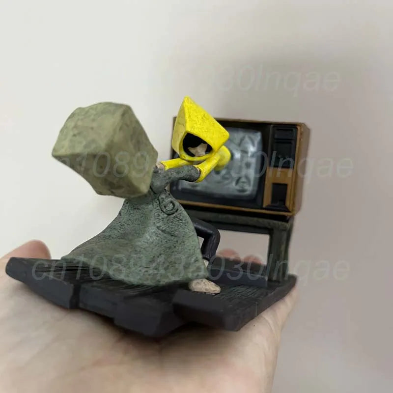 Hot Game GK Little Nightmares Anime Figure Six Maya Yamaoka Mono Action Figure Model Toys Christmas Present Room Decor