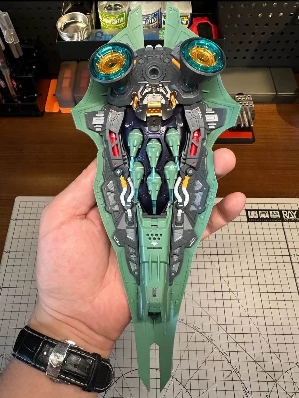NEW 1/100 AXIS MODEL WORKS Kshatriya Osirisaerial Dominator Action Figure Luminous Lamp Assembly Gk Figure Collectible Model