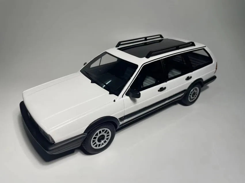 Feelslike 1/18 VW Passat Wawa Can Santana Touring Car Model VW Passat 32B Collectible Home Decoration Miniature Gifts