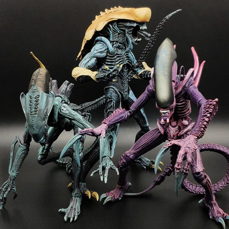 7-Inch Alien Vs. Predator: Xenomorph Dog & Predator Warrior - Covenant Edition Articulated Figure Set