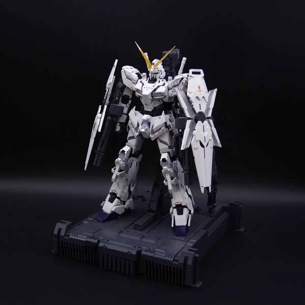 New Shenshou Model 1/100 Mgex Unicorn Assembly Model Kits Action Figure Have Light Group And Base Collect Ko Unicorn Statue Gift