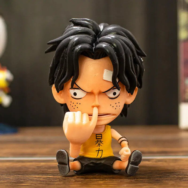 Bandai Q version One Piece King Big Head Lufei Solon Chobais Female Emperor Doll Blind Box Animation Ornaments