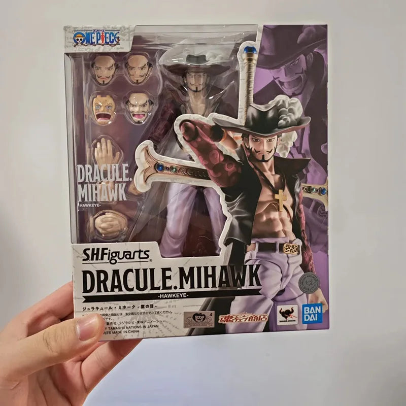 New 100% Bandai S.H.Figuarts One Piece Dracule Mihawk Hawk Eye Articulated Anime Collectible 16.5cm Pvc Action Figure Ornament