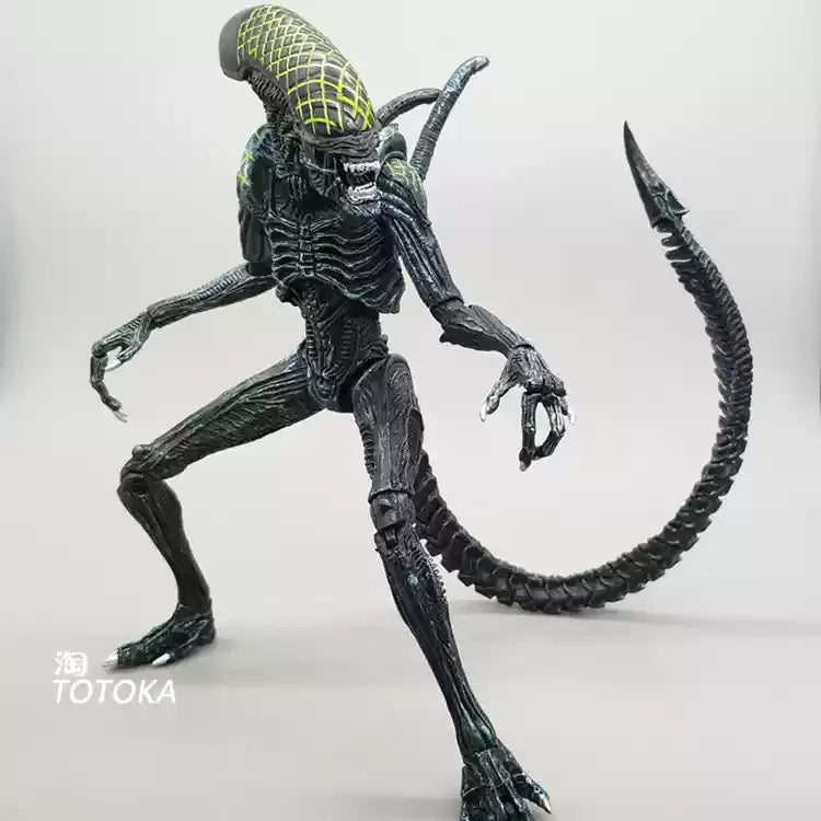 7-Inch Alien Vs. Predator: Xenomorph Dog & Predator Warrior - Covenant Edition Articulated Figure Set
