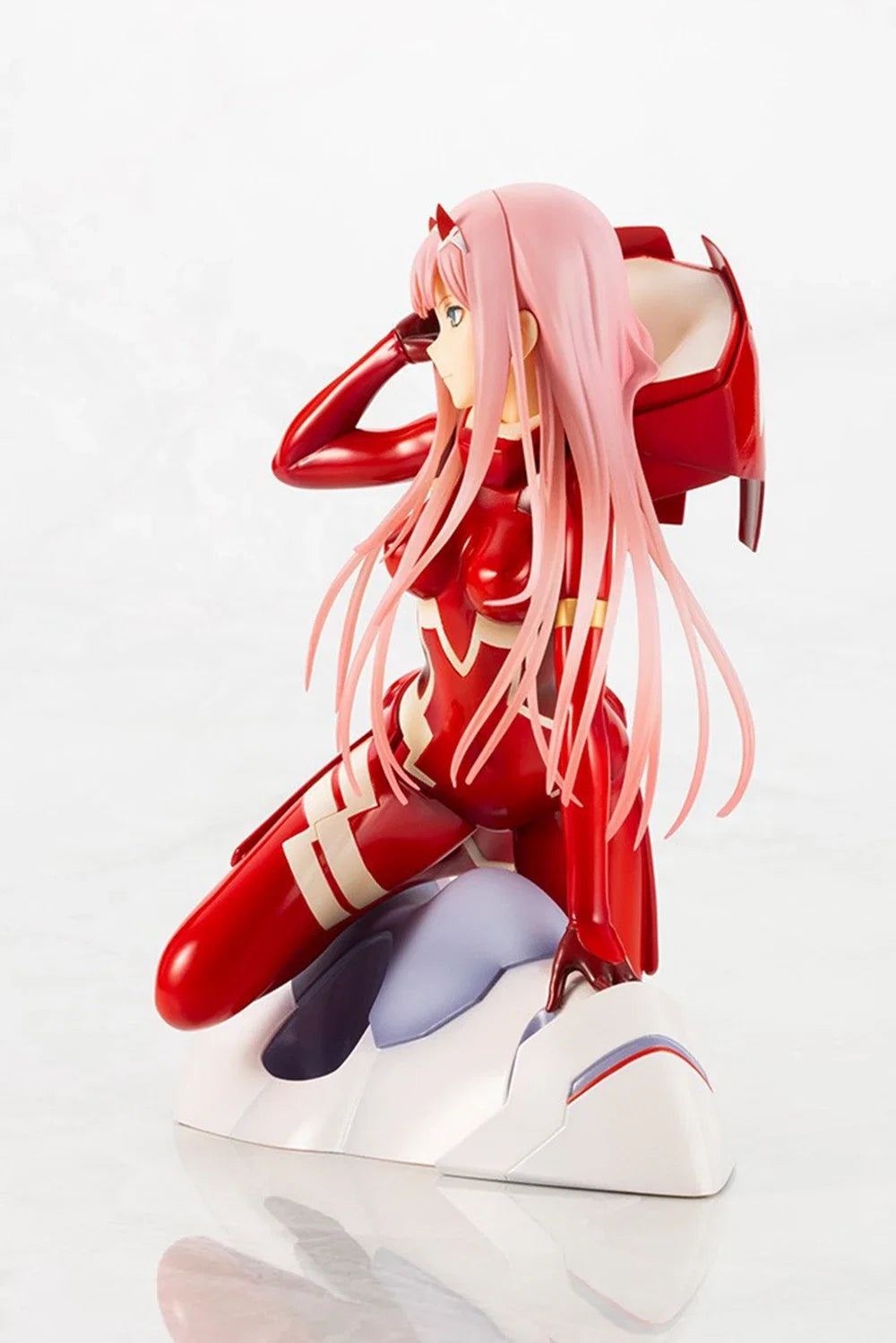 16.5CM Anime Darling in the FranXX Zero Two 1/7 02 Battle Suit Kneeling Scene Model Toy Gift Collection Action Figure PVC