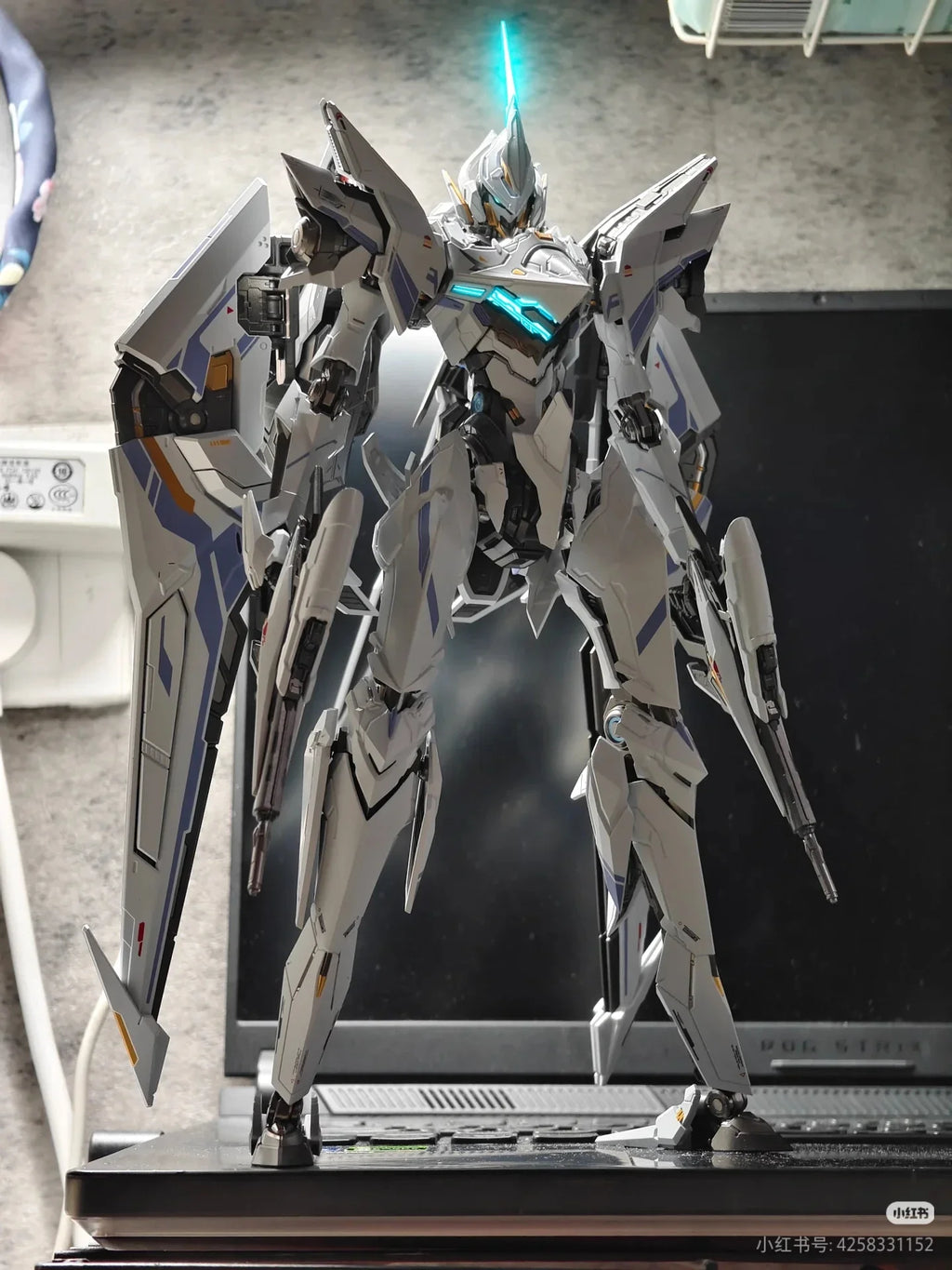 MOSHOW UBP-R02T Falcon Break Striker Model Toy - Painted Model with Metal Frame Collectible Action Figure in Stock
