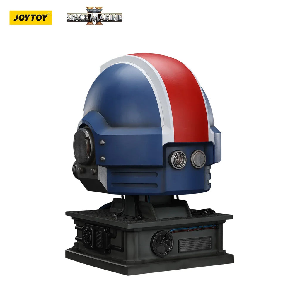 JOYTOY Warhammer 1/1 Action Figures Ultramarines Lieutenant Titus' MKX Helmet & Display Stand