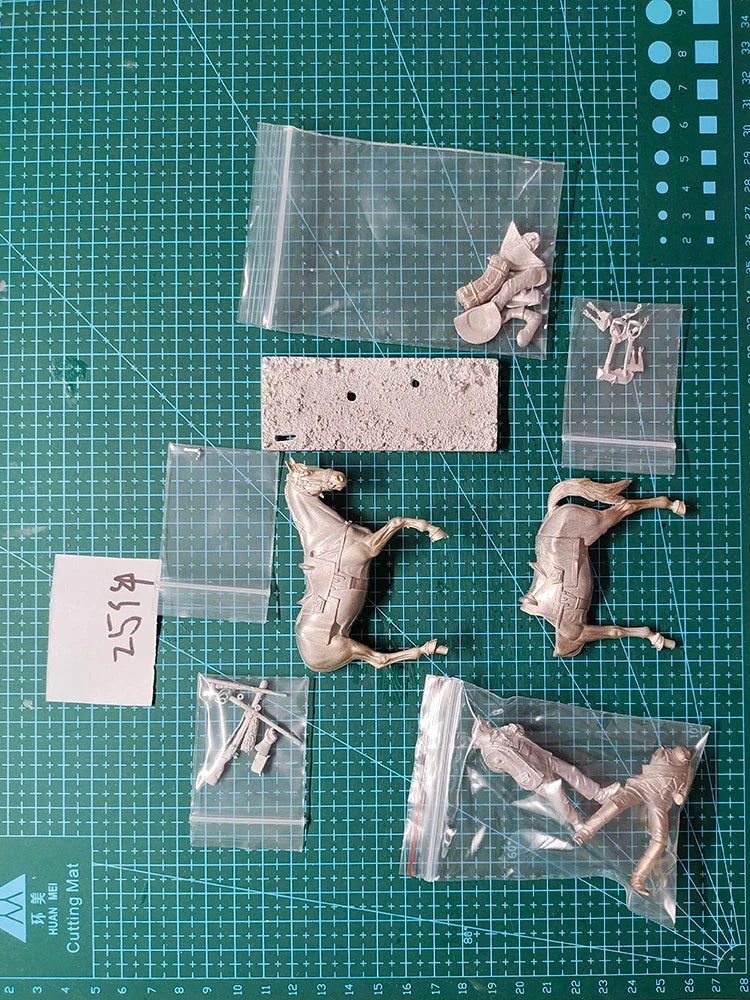 Resin soldier 1/32 54MM   ancient officer soldier WITH HORSE  Model Unassambled Unpainted  Figure Building Kit