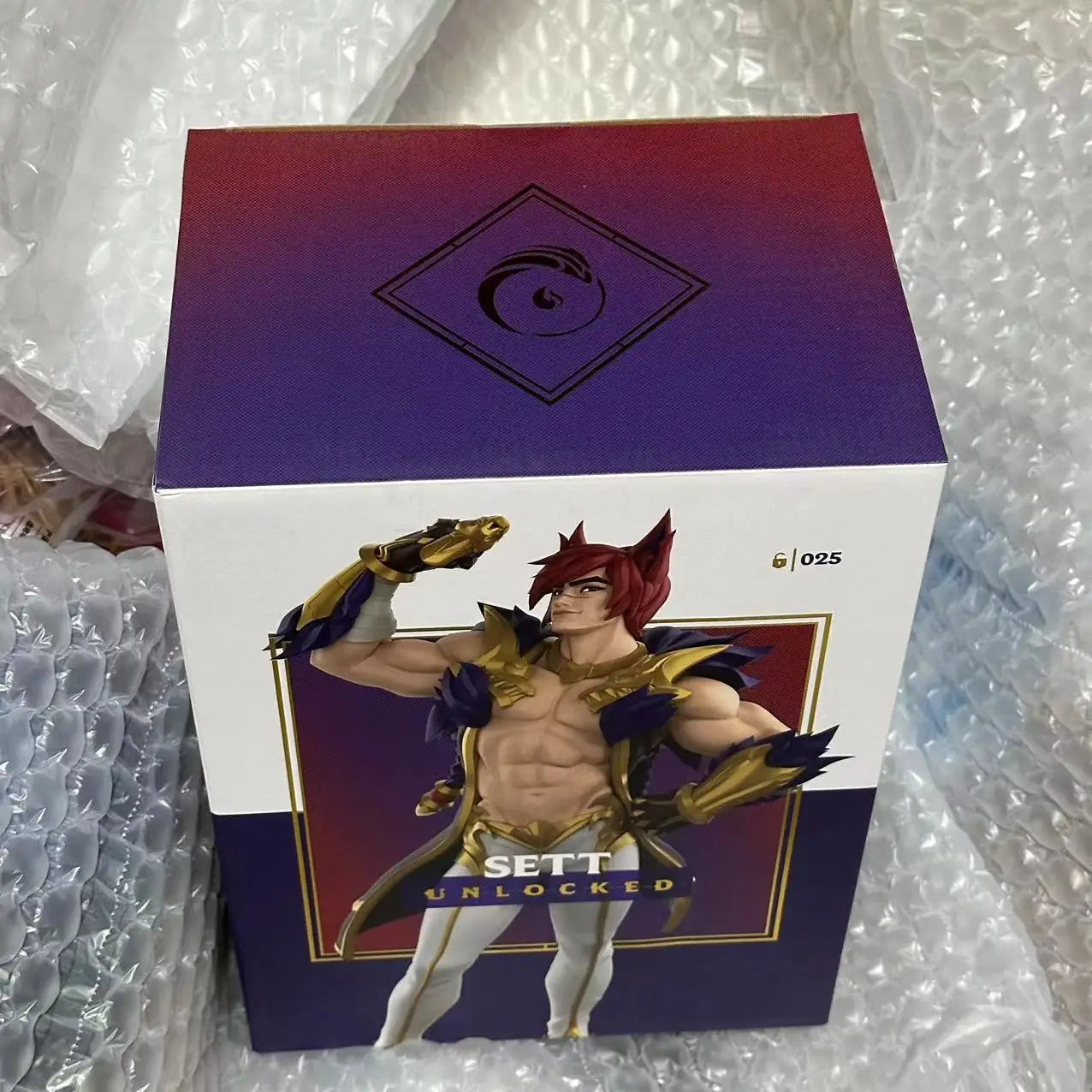 Sett Unlocked Statue  Genuine Original Packaging Brand New