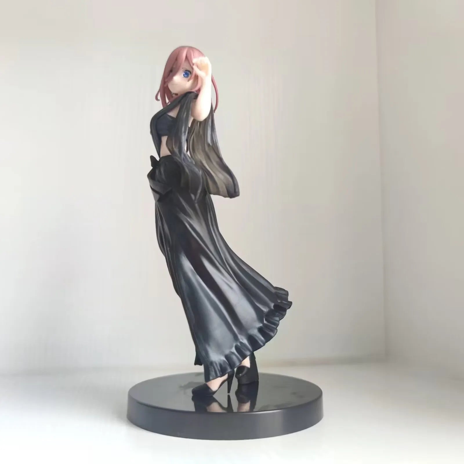 19CM Anime The Quintessential Quintuplets Figure Nakano Miku Nino Ichika Itsuki Black Evening DressStanding Static Toys PVC