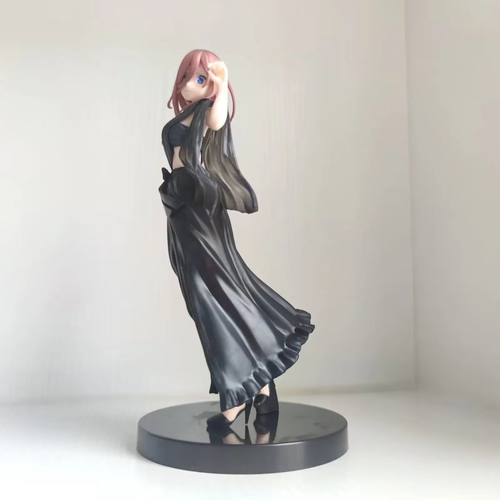 19CM Anime The Quintessential Quintuplets Figure Nakano Miku Nino Ichika Itsuki Black Evening DressStanding Static Toys PVC