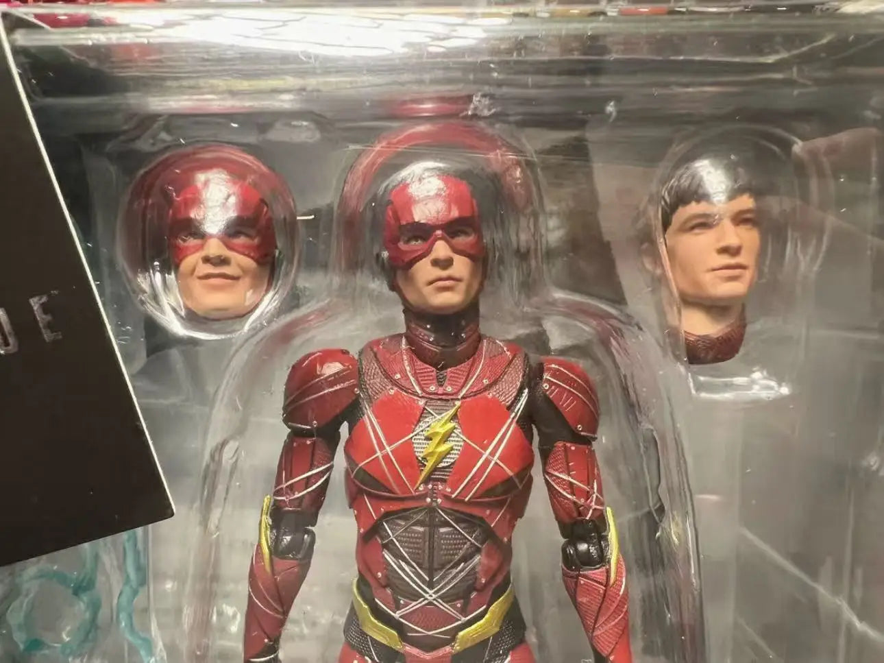 Mafex No.243 The Flash Justice League Zack Edition