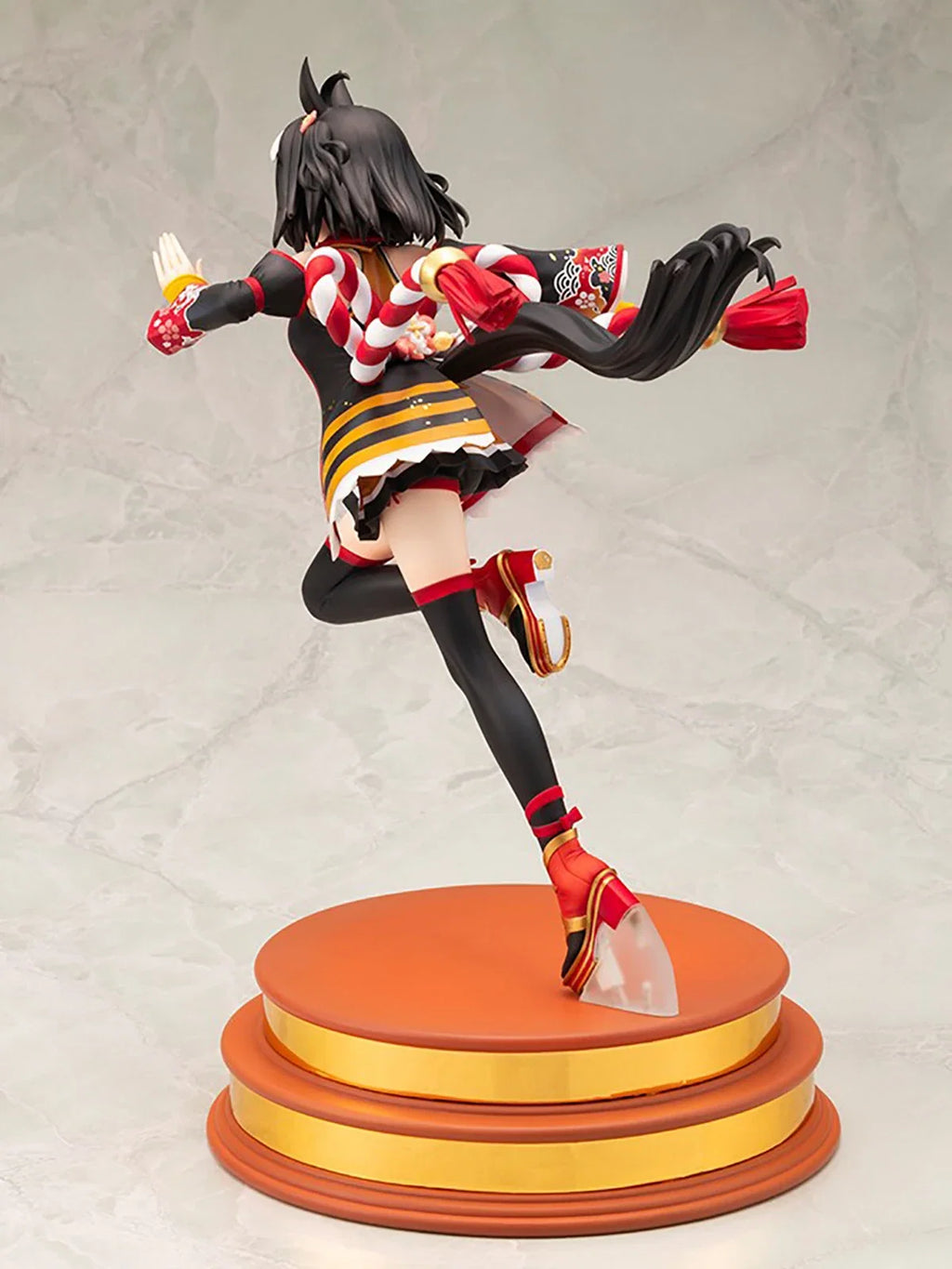 In Stock Original Kotobukiya Prepainted Umamusume: Pretty Derby Kitasan Black Outrunning The Encroaching Heat 1/7 H=295mm Figure