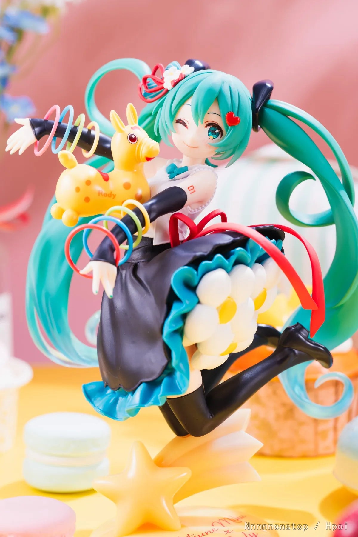 19CM BANDAI Hatsune Miku Figure Co-branded Rody Piapro Characters Artist Master Piece Scene Model Toy Doll Aciton Figure PVC