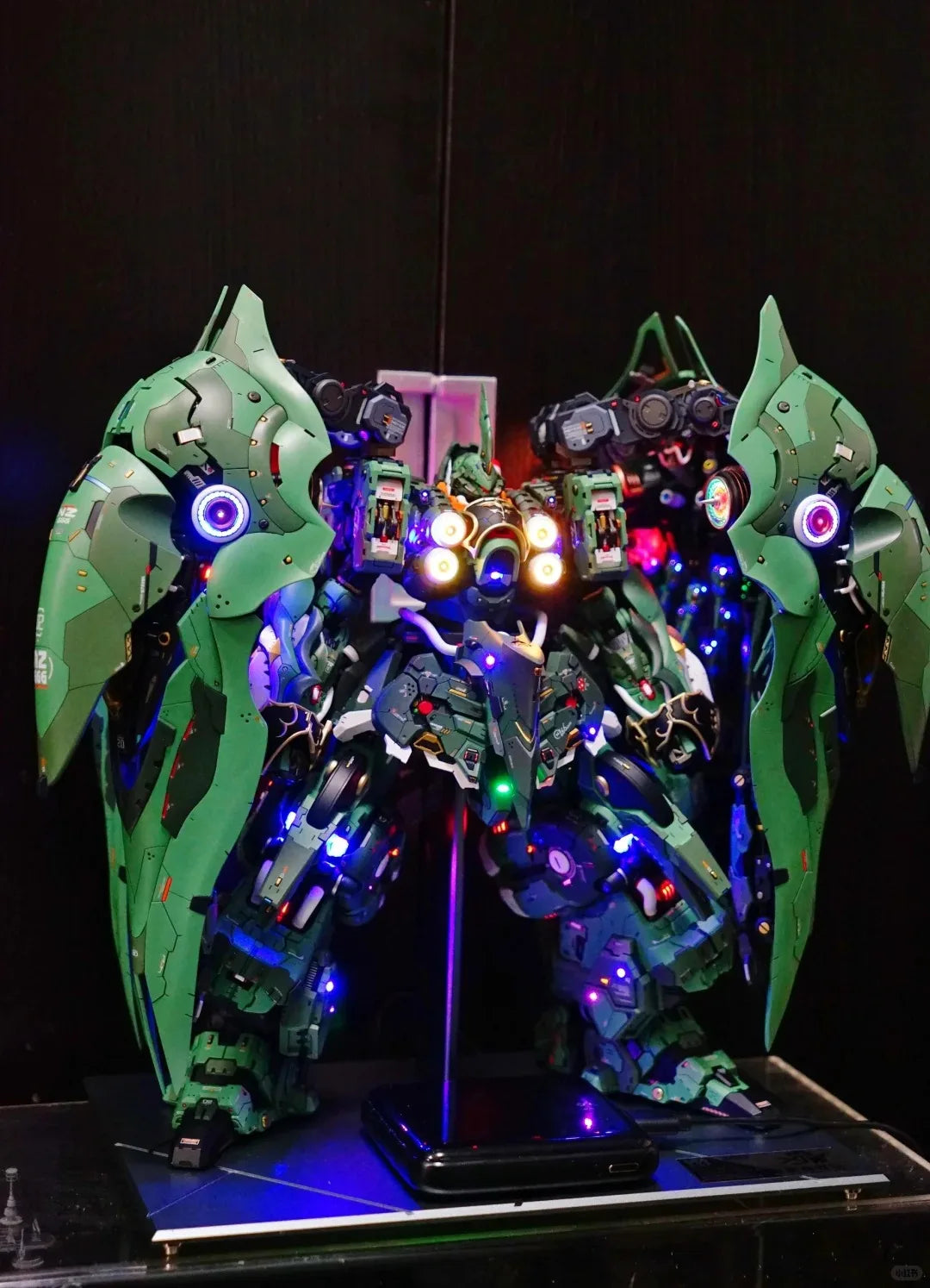 AXIS MODEL WORKS Kshatriya 1/100 Assembly Model Kit OSIRIS AERIAL DOMINATOR Luminous Lamp Action Figures Plastic Model toys