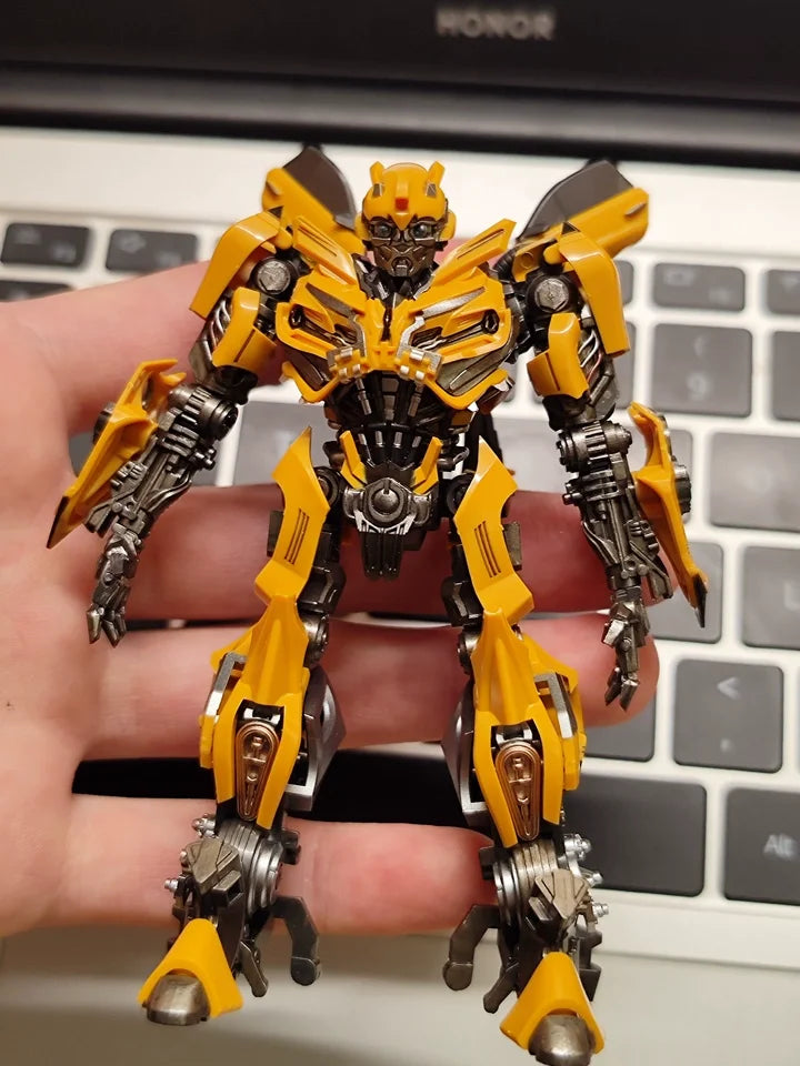 In Stock Trumpeter Smart Kit Transformation TF-5 BEE 08105 Glue-free Movable Assembly Model Car Robot Action Figures Toy Gifts