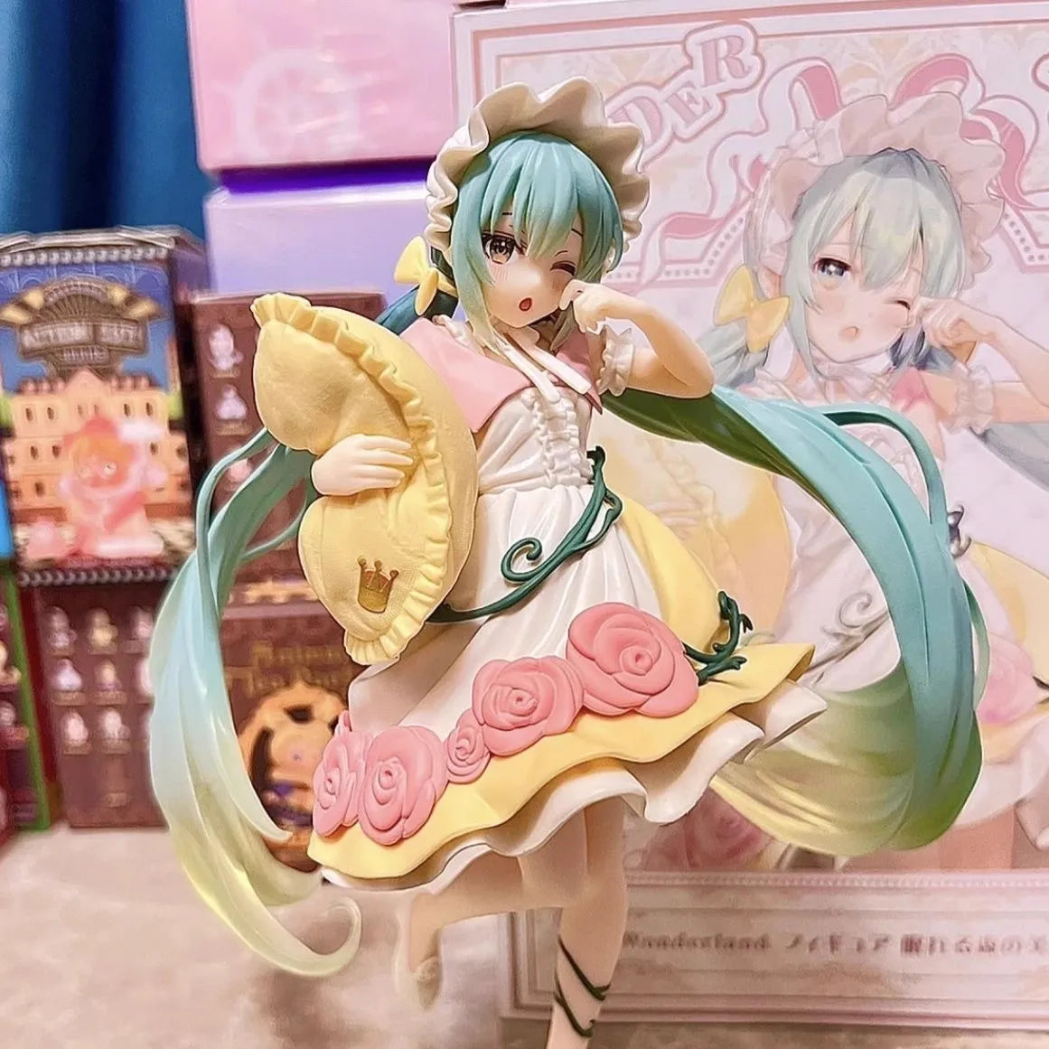 Popular New Product Hatsune Miku Figurine Fairy Tale Wonderland Sleeping Beauty Rabbit Hatsune Anime Desktop Figurine Decoration