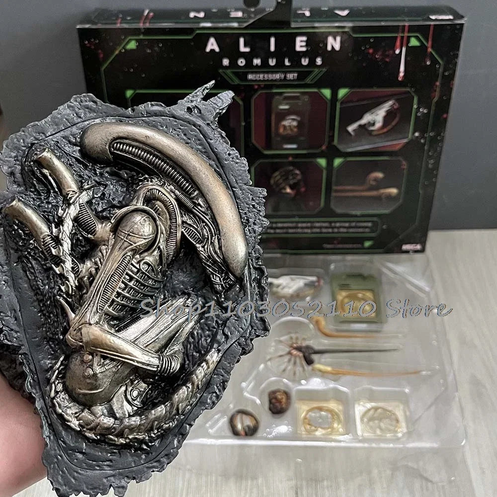 NECA Alien Romulus Accessory Action Figure Alien Romulus Kit Horror Anime Figure Model Decoration Christmas Gift