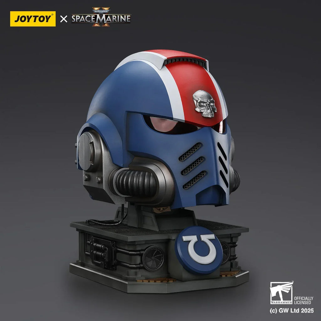 JOYTOY Warhammer 40k 1/1 Action Figures Ultramarines Lieutenant Titus' MKX Helmet & Display Stand Person Display