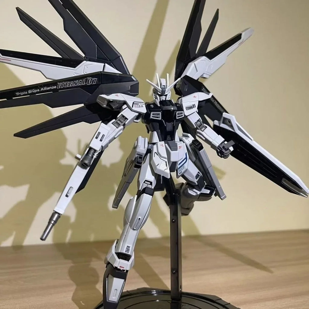 HG Strike Freedom Not Activated Color Scheme Black and White Color Matching 1/144 Assembled Mecha Model