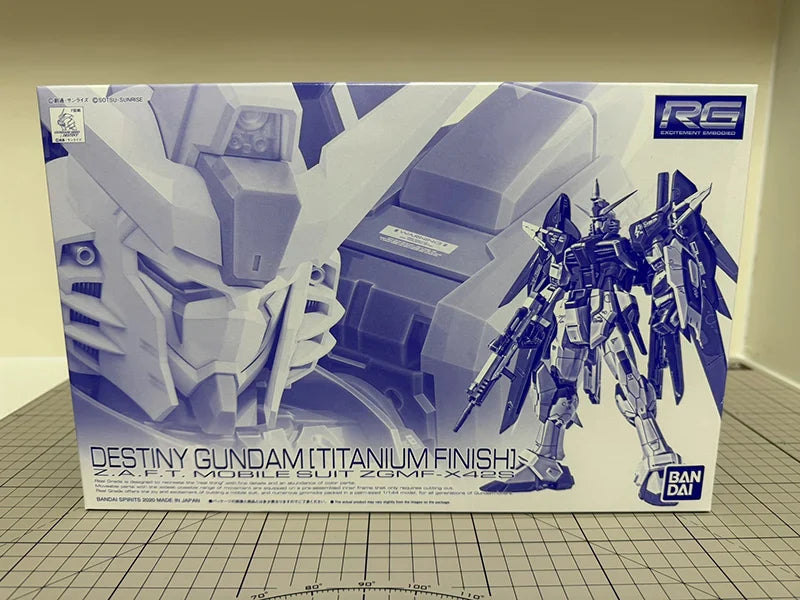 Auf Lager BANPRESTO PB LIMITED RG 1/144 DESTINY GUNDAM [Titanium Finish] Anime Actionfiguren Bausatz Sammlung Spielzeug