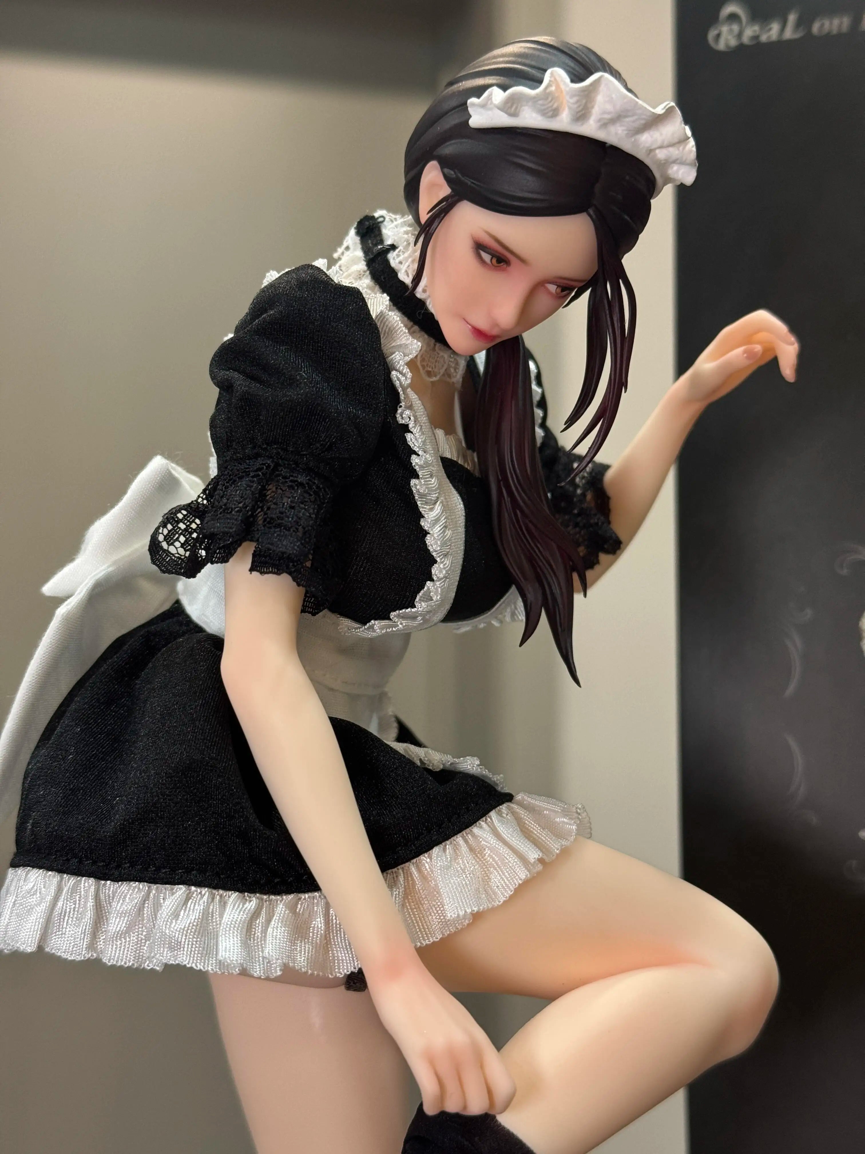 Original Illustration Figure She Is Real & Bearpanda Lou LL 1/6--Hyper-realistic Figure of Maid 27cm Products Anime Decorative