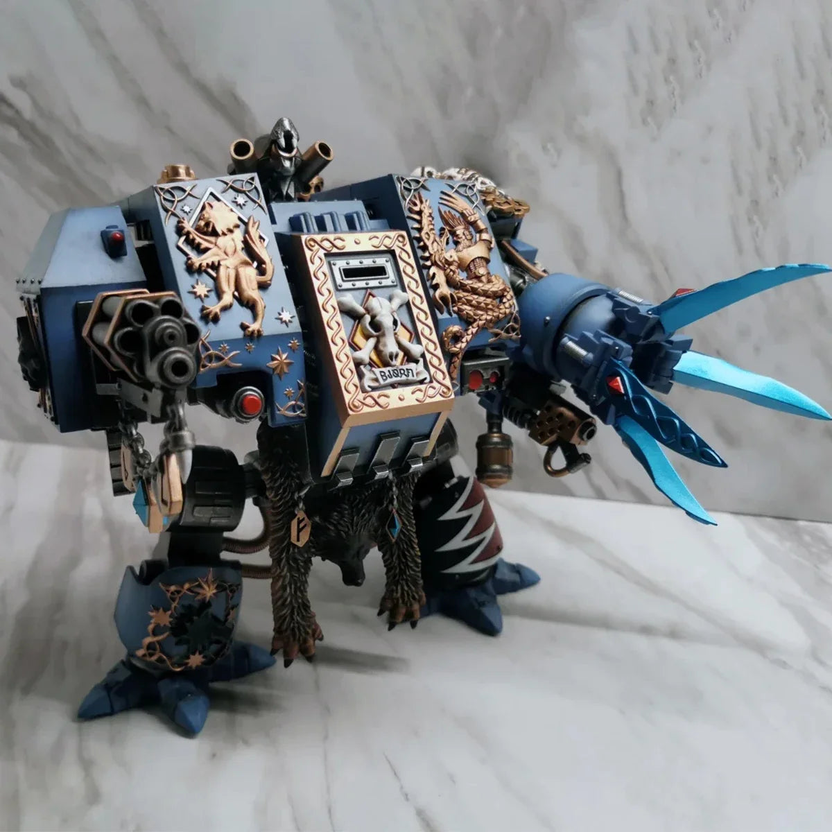 JOYTOY Warhammer 40K Space Wolves Action Figure 1/18 Bjorn The Fell-Handed Joint Movable Figurine Collection Model Statue Toys