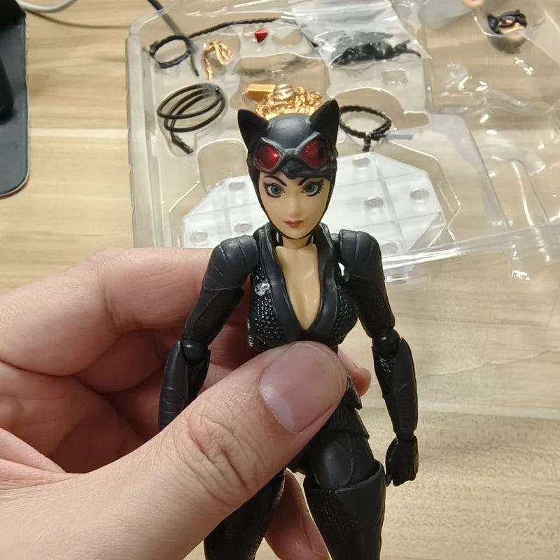 Hot In Stock Arkahm Factory Max Factory Kaiyodo Revoltech Yamaguchi Catwoman Figuras Ko Model Action Figure Customized Gifts