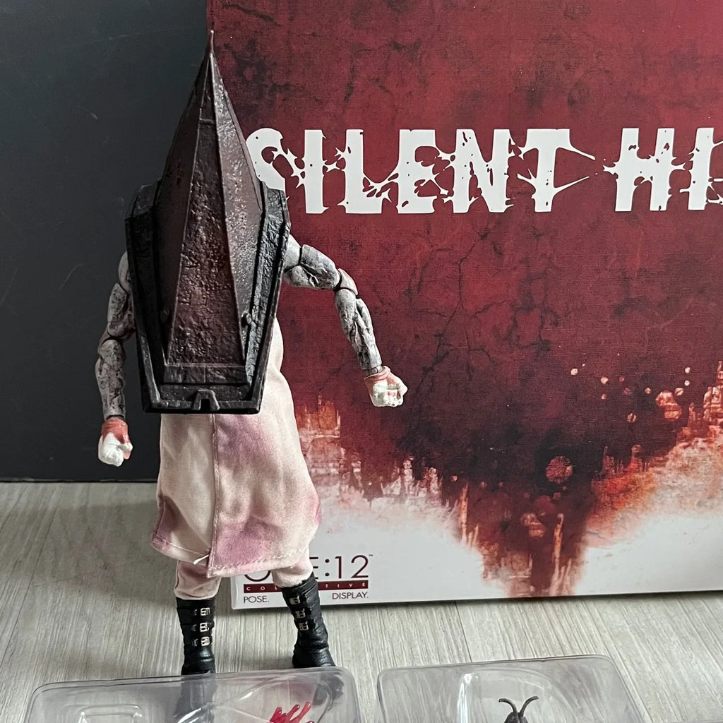 Silent Hill Executioner Gelenkige Bewegliche Figur Kopf Echte Stoffkleidung Ausstellungsmodell Verpacktes Sammlerspielzeug