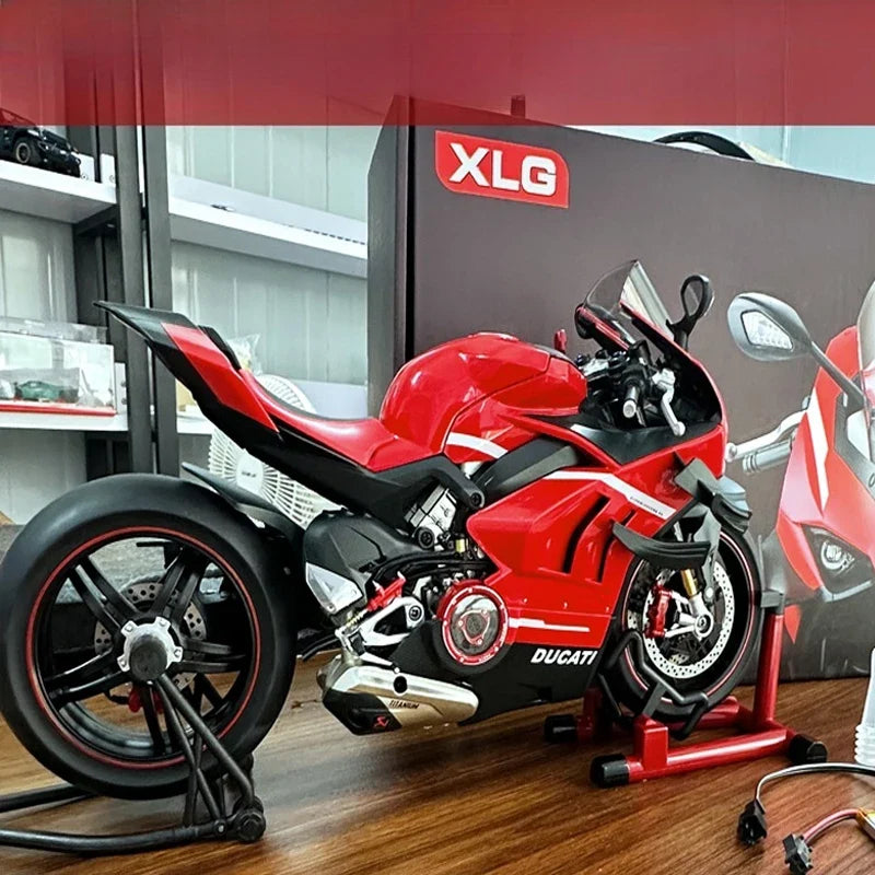 1:6 for Ducati V4 Alloy Motorcycle Model with Spray Function Boyfriend Gift, Home Decoration Collection, Toy Car, Christmas Gift