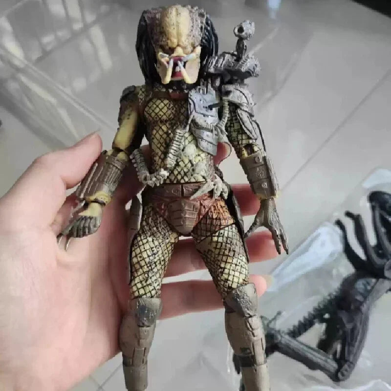 Spot Neca  Alien Vs Predator Double Couple Set 1979 Movie Version Movable Model Desktop Decoration Ornament Action Figures Gifts