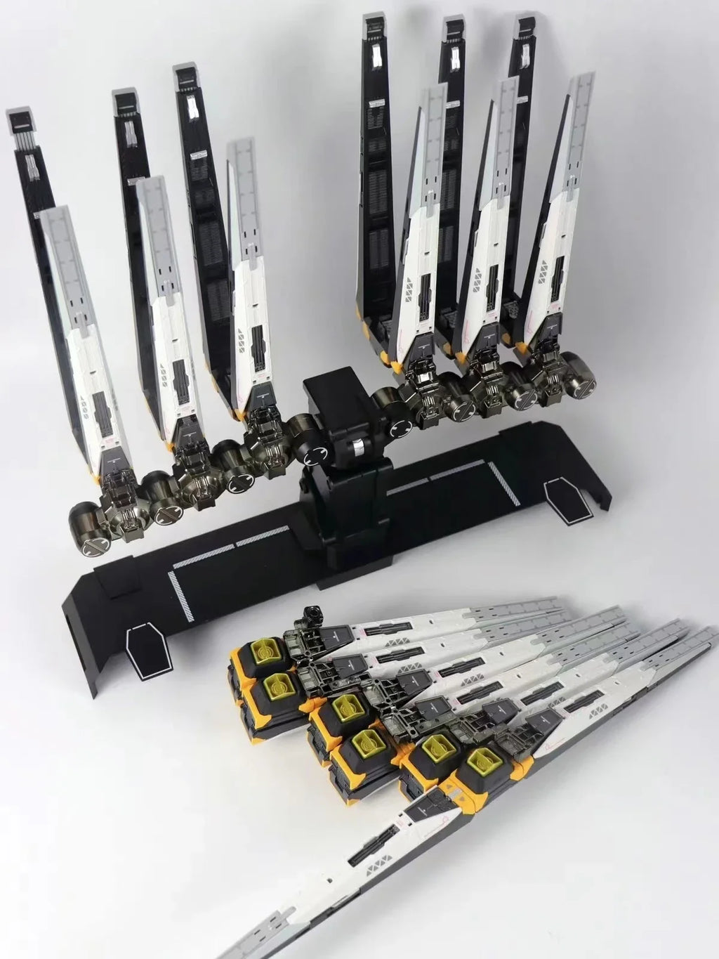 DABAN PG 1/60 RX-93 V Model Kit Assembly Action Figure Robot Kaitai Shouki Plastic Model Hobby Toys Gifts In Stock