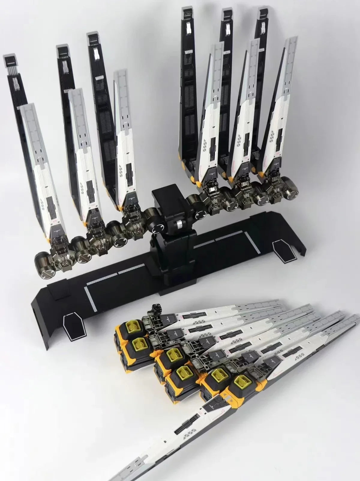 DABAN PG 1/60 RX-93 V Model Kit Assembly Action Figure Robot Kaitai Shouki Plastic Model Hobby Toys Gifts In Stock