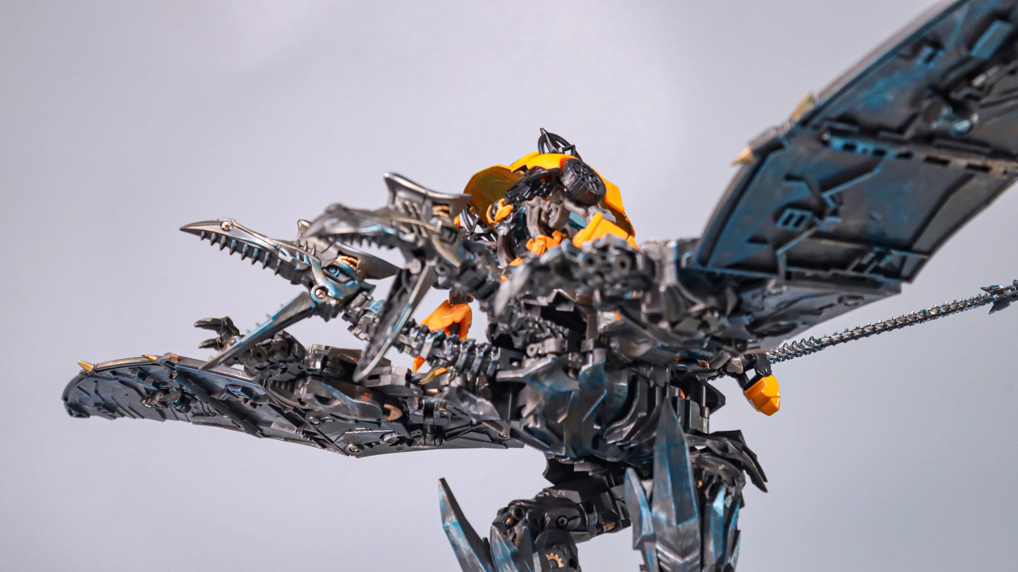 [In Stock] BAIWEI Transformation TW-1104 TW1104 Strafe Robot Swoop Action Figure 27CM