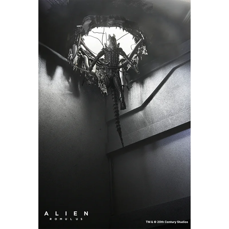 In Stock 100% Original Neca 51743 Alien Romulus Deluxe Suspended Lab Xenomorph XX121 7" Scale Anime Action Collection Figure Toy