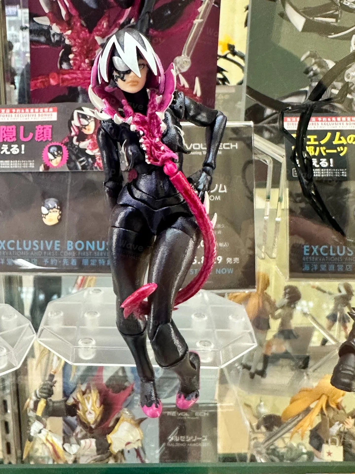 2025 New In Stock Original Kaiyodo Venom Gwen Revoltech AMAZING YAMAGUCHI Spider Gwen Comics Anime Action Figure Collection